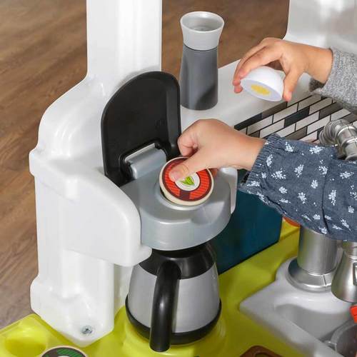 Детская кухня STEP2 Настоящая хозяйка (фото, Чайник и кофемашина с игрушечными капсулами кофе)